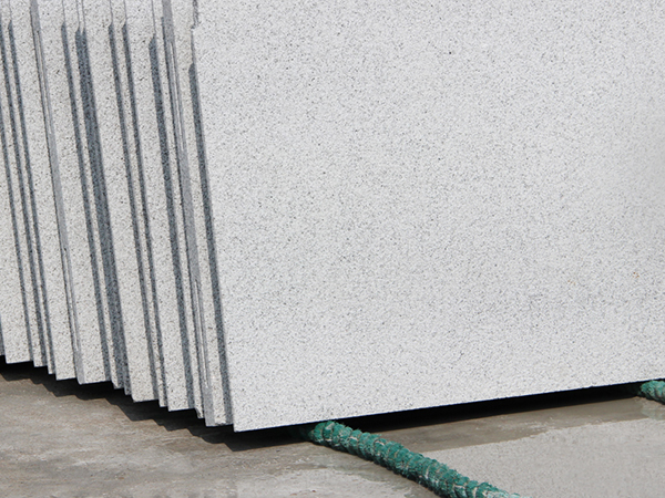 山東白麻石材怎么打蠟更亮